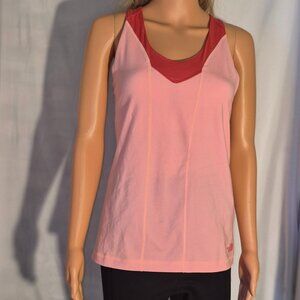 The North Face ***Athletic sports top with bra in size Large